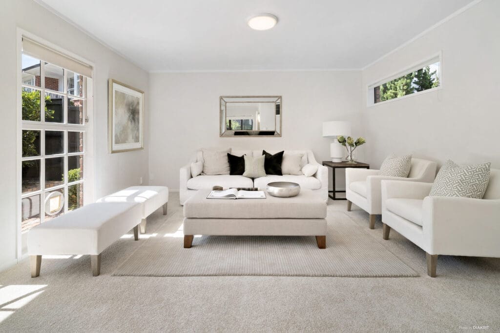 1-276_Victoria_Avenu-2